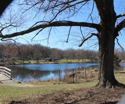 Loantaka Park hiking trail - natural landscape