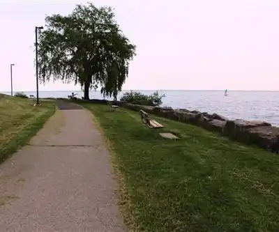 Colonel Samuel Smith Park hiking trail - natural landscape