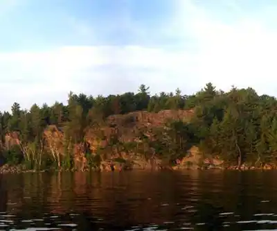 Sentier de randonnée Anstruther Lake - paysage naturel