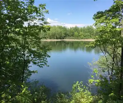 Rockcliffe Park hiking trail - natural landscape