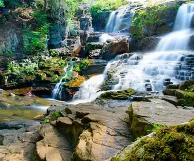 Shelving Rock Falls hiking trail - natural landscape