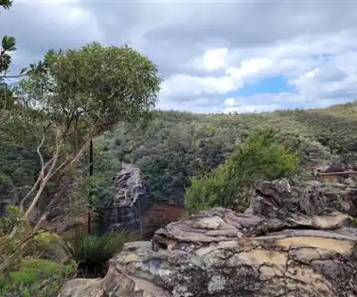 Wentworth Falls hiking trail - natural landscape
