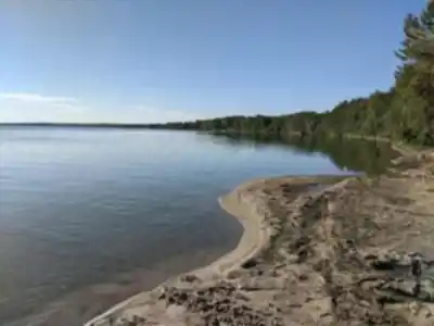 Sentier de randonnée Pigeon Lake Provincial Park & Campground - paysage naturel