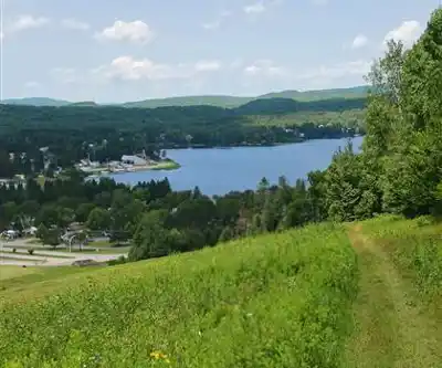 Découvrir Belvédère Du Camping Sainte-véronique en Laurentides