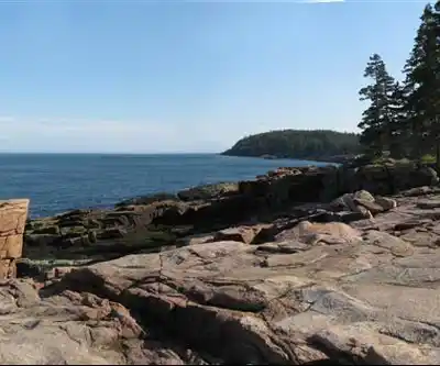 Thunder Hole hiking trail - natural landscape