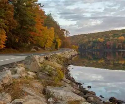 Sentier de randonnée Seven Lakes Drive NY - paysage naturel