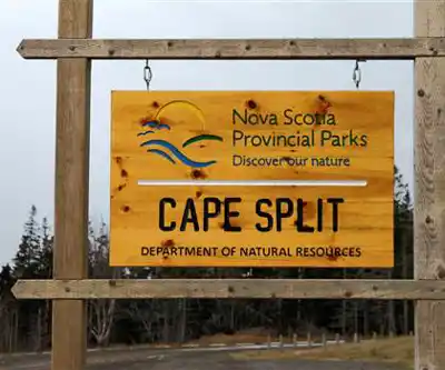 Cape Split Trailhead hiking trail - natural landscape