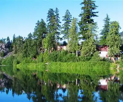 Nita Lake hiking trail - natural landscape