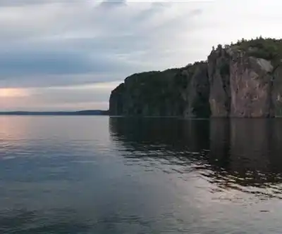 Sentier de randonnée Mazinaw Lake - paysage naturel