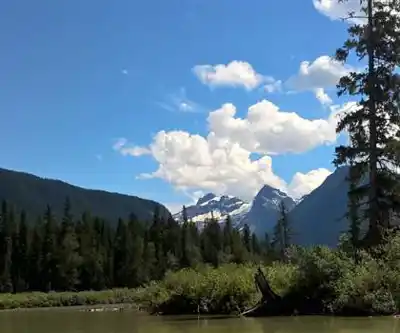 Clearwater Lake scenery - hiking