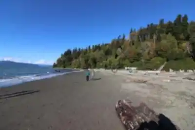 Wreck Beach hiking trail - natural landscape
