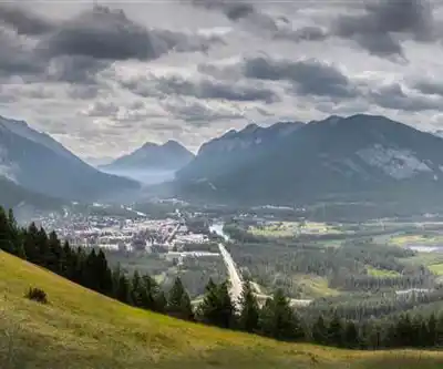 Mount Norquay Lookout hiking trail - natural landscape