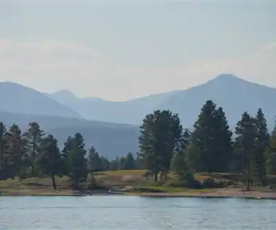 Wasa Lake hiking trail - natural landscape