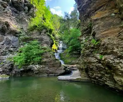 Vue en randonnée de Bouck's Falls