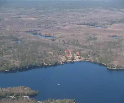 Whitestone Lake hiking trail - natural landscape