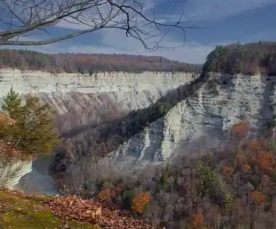 Sentier de randonnée Letchworth State Park - paysage naturel