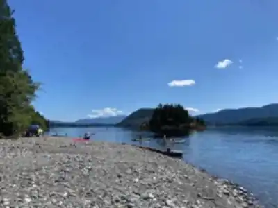 Sproat Lake hiking trail - natural landscape