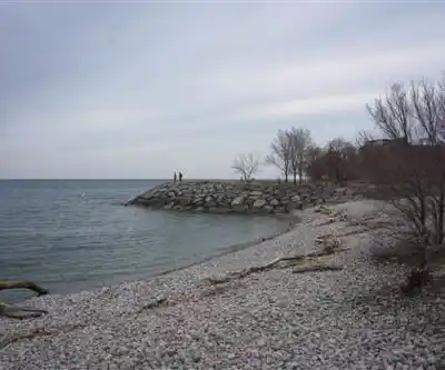 Mimico Waterfront Park hiking trail - natural landscape