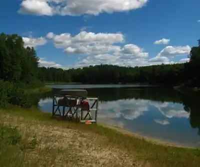 Kettle Lakes Provincial Park hiking trail - natural landscape
