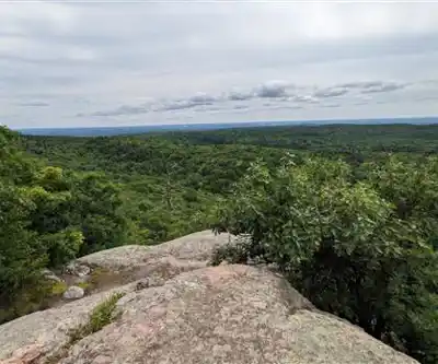 On the trails of Parc De La Gatineau