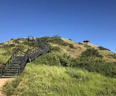 Indian Battle Park hiking trail - natural landscape