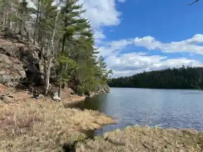 Explore Lac Pink trail