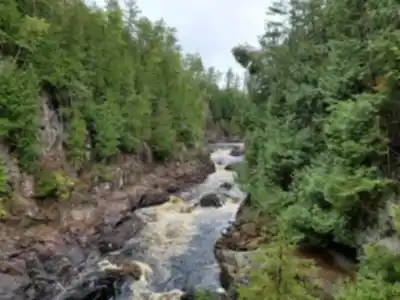 Vue en randonnée de Parc des Chutes Coulonge