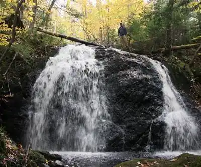 Sentier de randonnée Devil's Hills Falls - paysage naturel