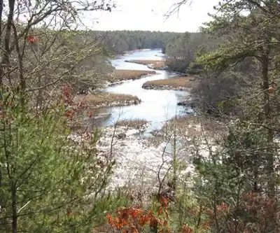 Old Indian Meeting House hiking trail - natural landscape