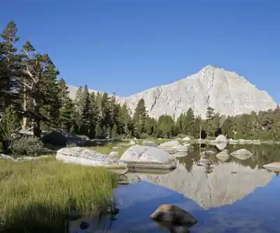 Muir Lake hiking trail - natural landscape