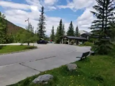 Vue en randonnée de Miette Hot Springs