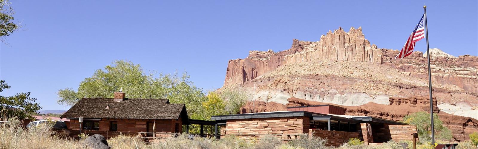 Capitol Reef National Park trail - hiking in Southern Utah