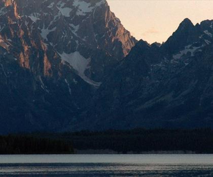 Grand Teton National Park trail - hiking in Yellowstone & Grand Teton
