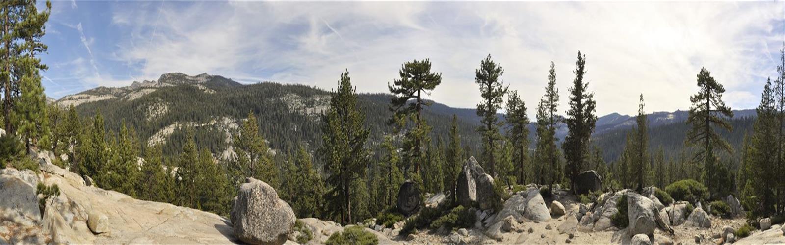 White Wolf Campground trail - hiking in Sierra Nevada