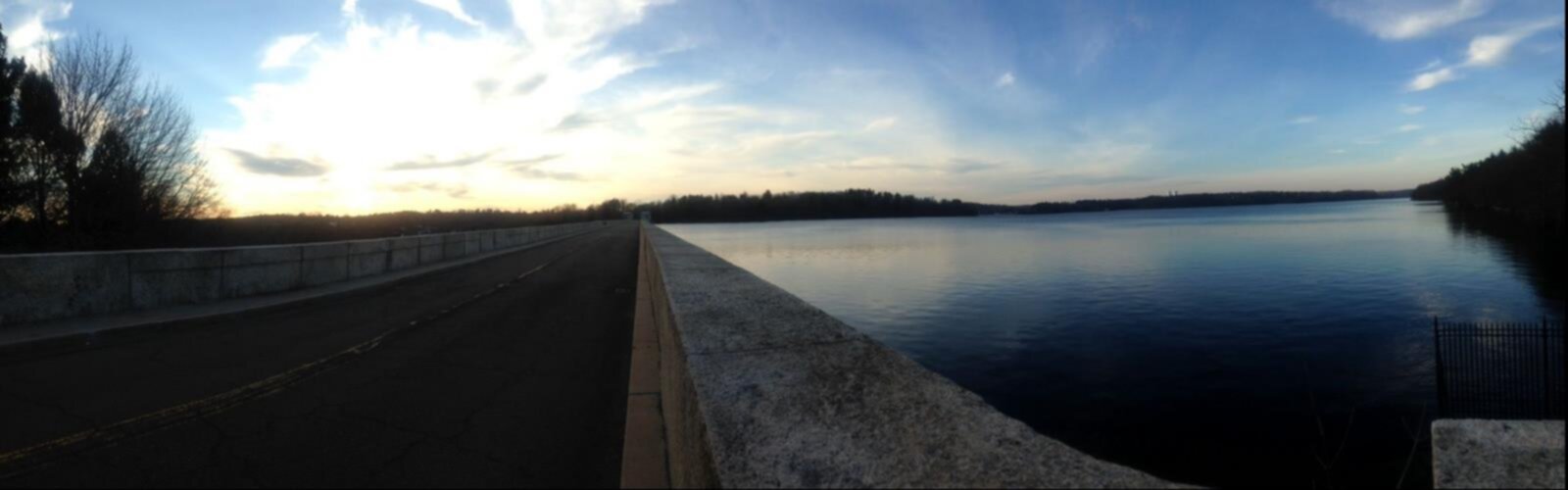 Randonnée Westchester County, New York Kensico Reservoir Loop - vue panoramique  sky water outdoor lake cloud beach nature tree scene river landscape way traveling clouds road distance