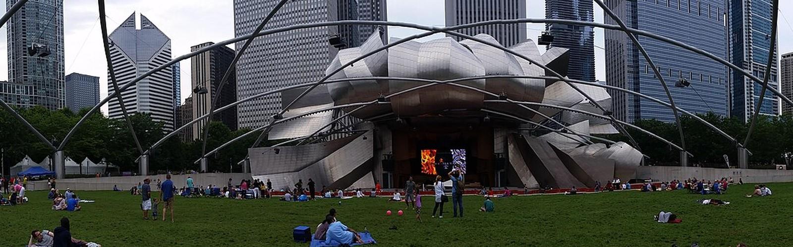 millenium park trail - hiking in Chicago & Beyond