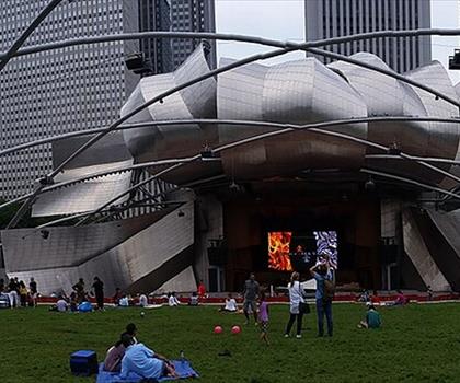 millenium park trail - hiking in Chicago & Beyond
