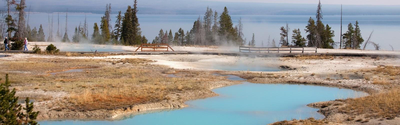 West Thumb Geyser Basin trail - hiking in Yellowstone & Grand Teton