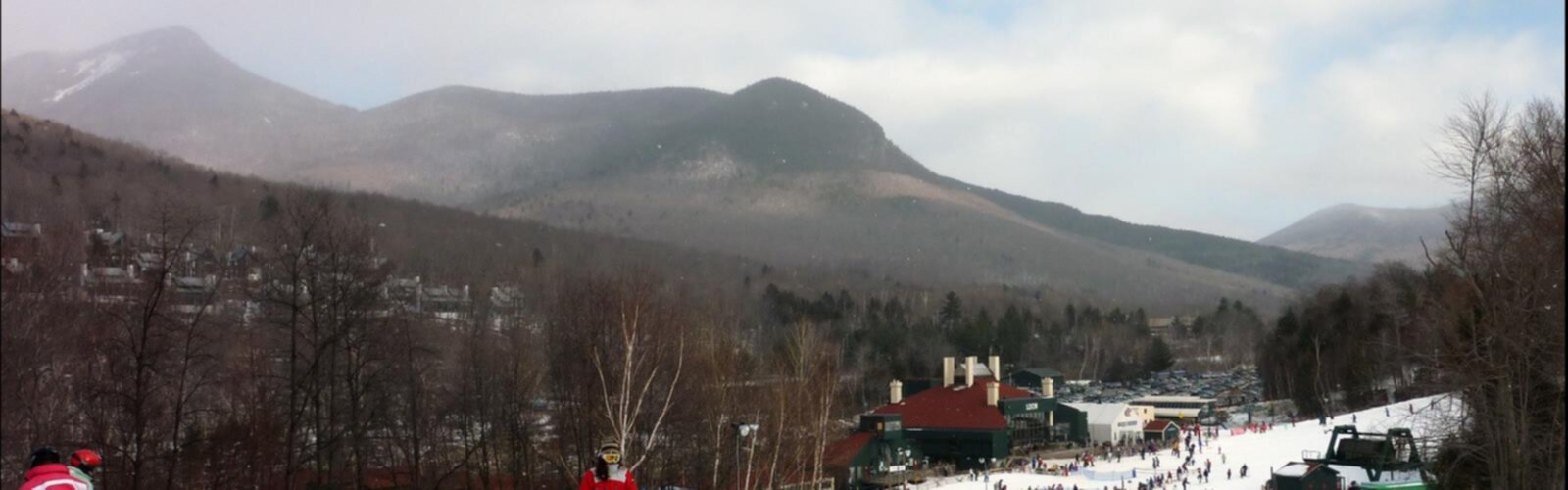 Randonnée Loon Mountain - vue panoramique  mountain sky outdoor fog tree cloud snow landscape house nature hill day distance