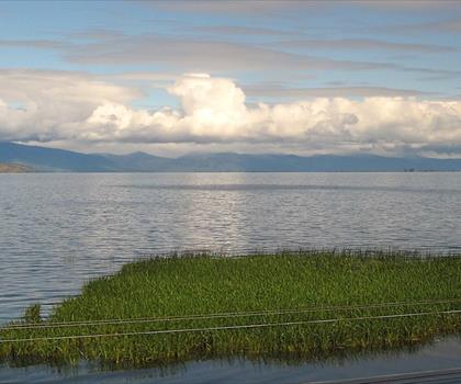 Upper Klamath Lake trail - hiking in Southern Oregon