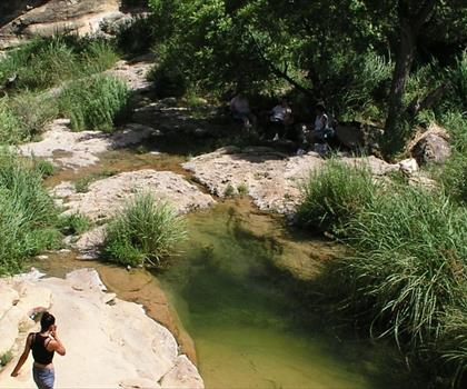 Sitting Bull Falls trail - hiking in Southeast New Mexico