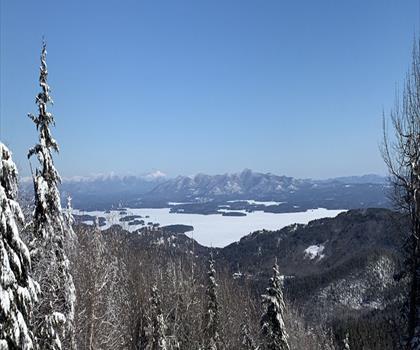 Piper Mountain trail - hiking in Lakes Region