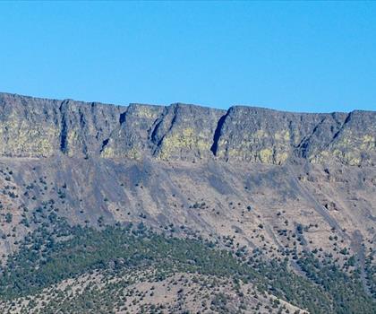 Abert Rim trail - hiking in Eastern Oregon