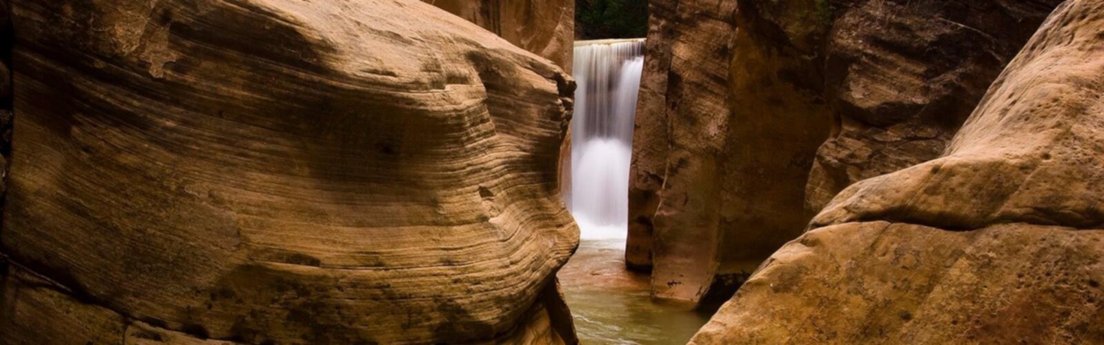 Randonnée The Narrows - vue panoramique  rock waterfall water nature valley outdoor canyon landscape stone trunk painting