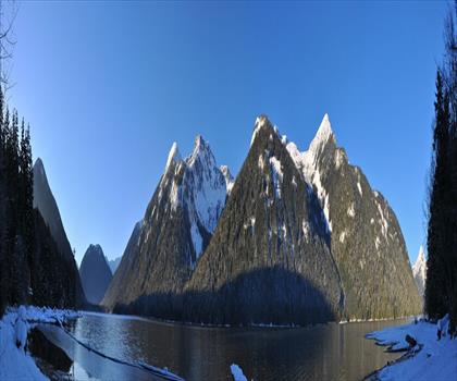 Flora Lake trail - hiking in Vancouver Coast Mountains
