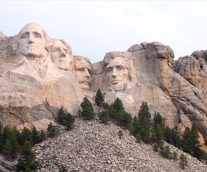 Mount Rushmore, South Dakota trail - hiking in Black Hills & Badlands