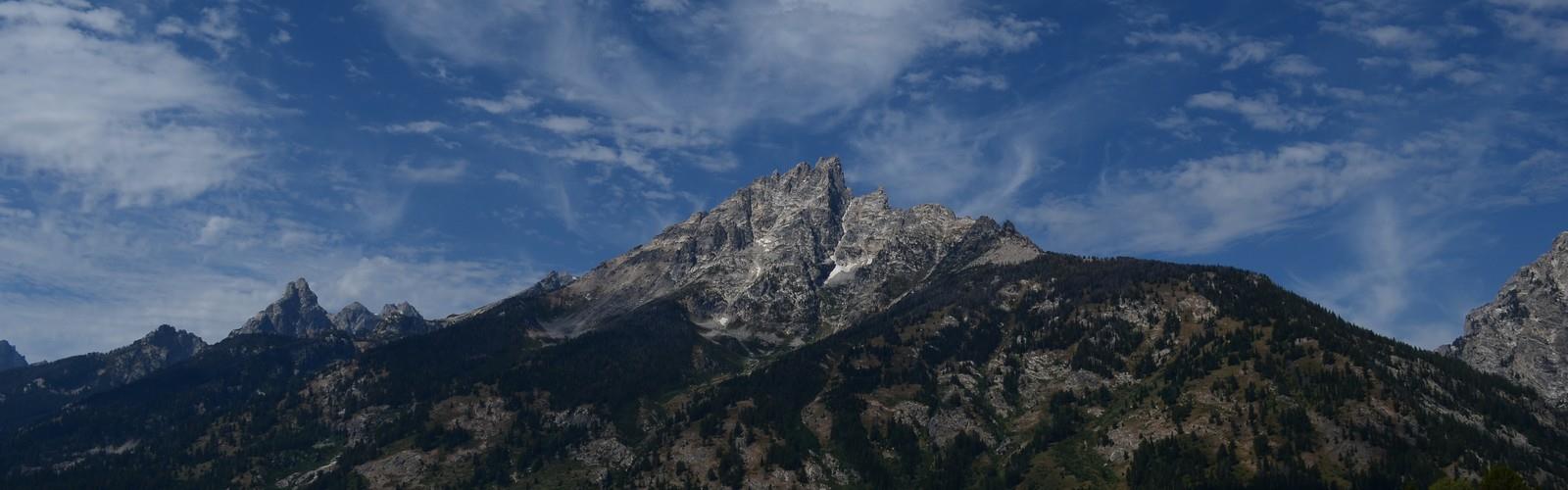 Grand Teton, Wyoming trail - hiking in Yellowstone & Grand Teton