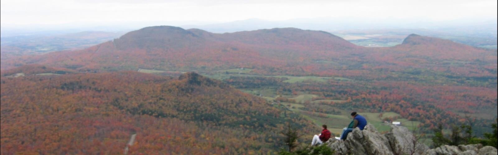 Mont Yapeitso trail - hiking in North Shore