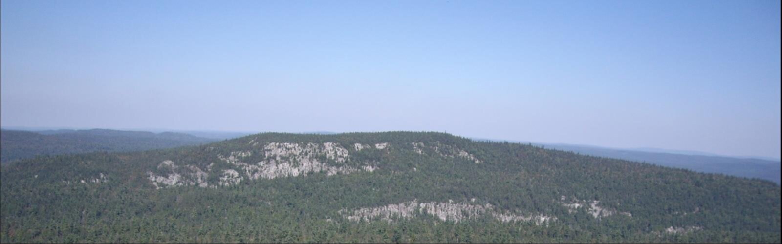 Hiking Ishpatina Ridge, Ontario - panoramic view