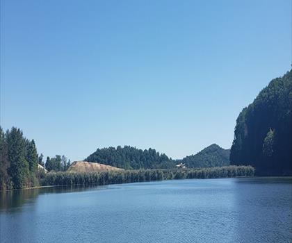 Round Valley Recreation  trail - hiking in Highlands Region